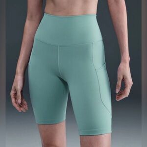 Nike Women's Nike One 8-in. High-Waisted Pocketed Biker Shorts‎ green size XS